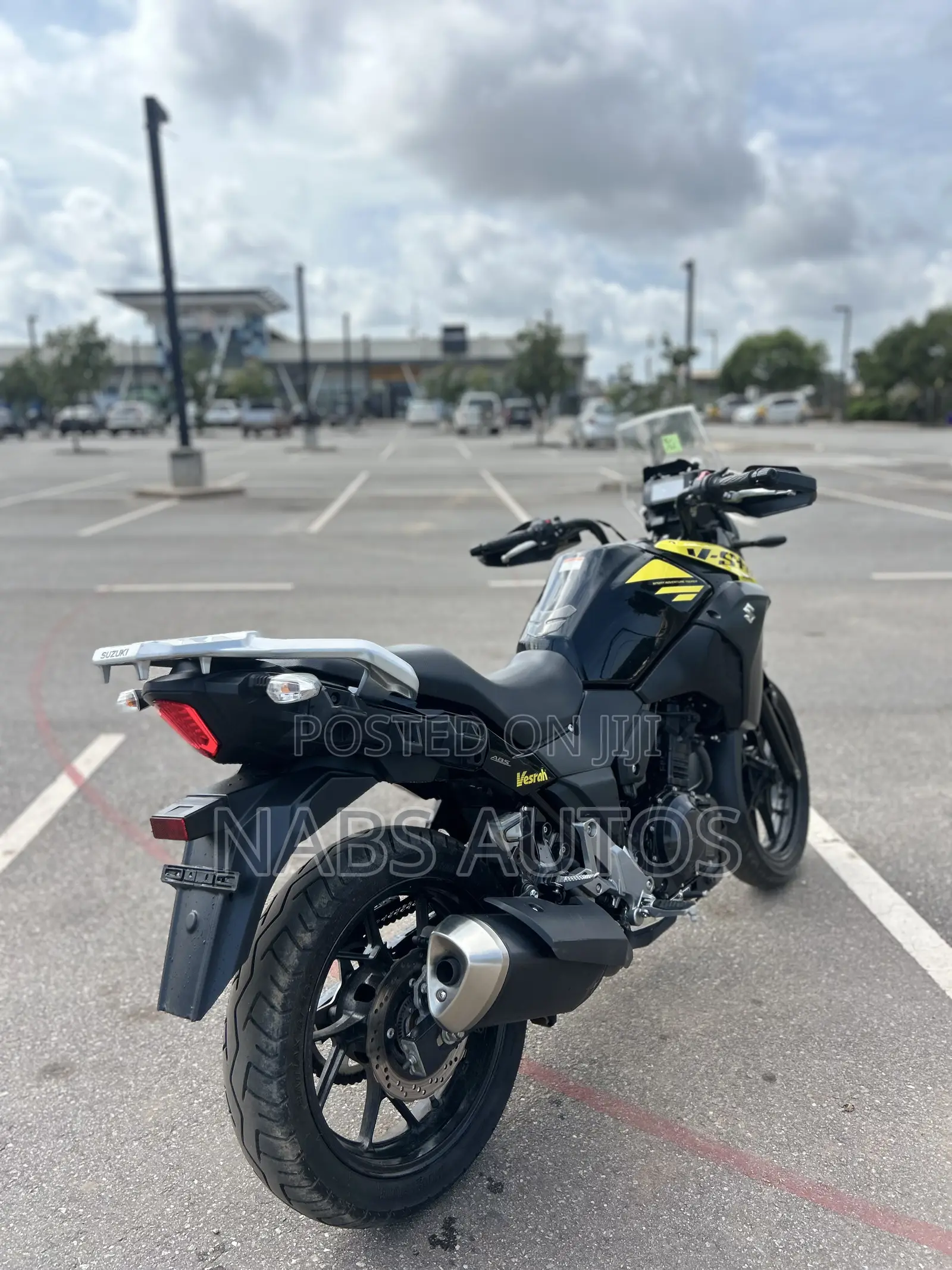 Suzuki V-Strom 2021 Yellow