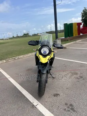 Suzuki V-Strom 2021 Yellow