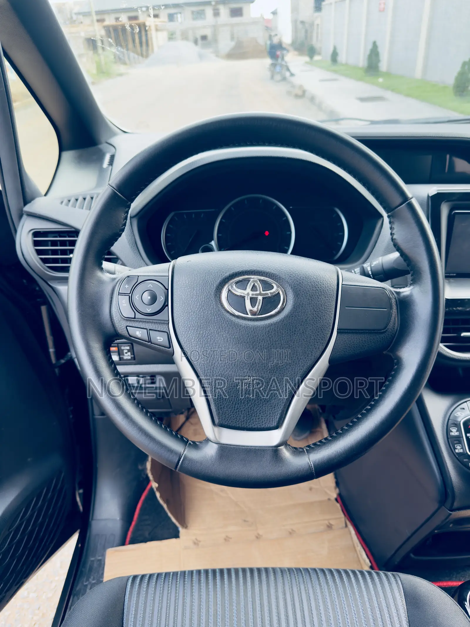Toyota Voxy 2015 Black