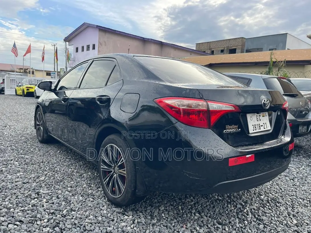 Toyota Corolla 2016 Black