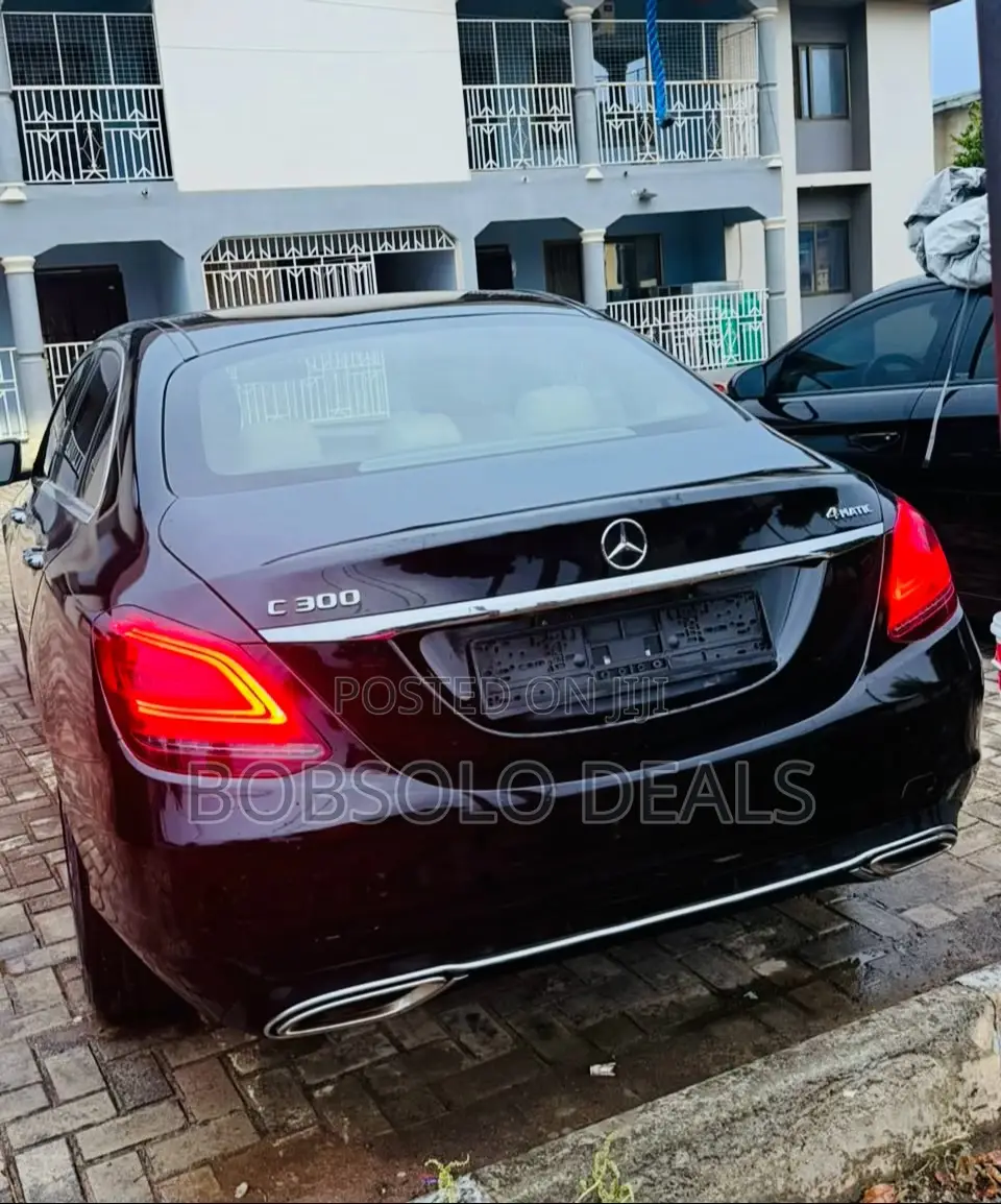 Mercedes-Benz C300 2021 Black