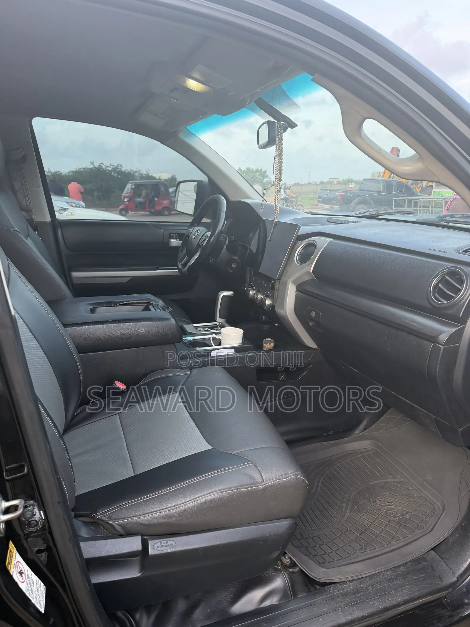Toyota Tundra 2015 Black