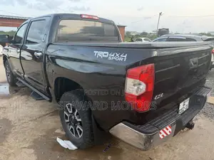Toyota Tundra 2015 Black