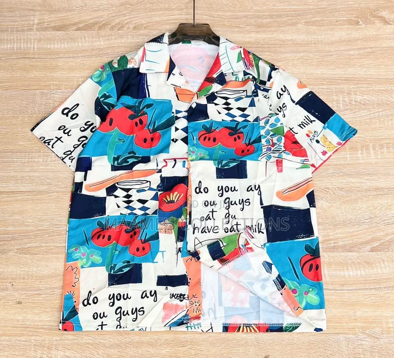 Short-Sleeve Button-Up Shirt With Collar