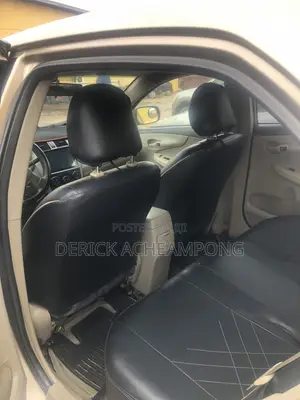 Toyota Corolla 2010 Gold