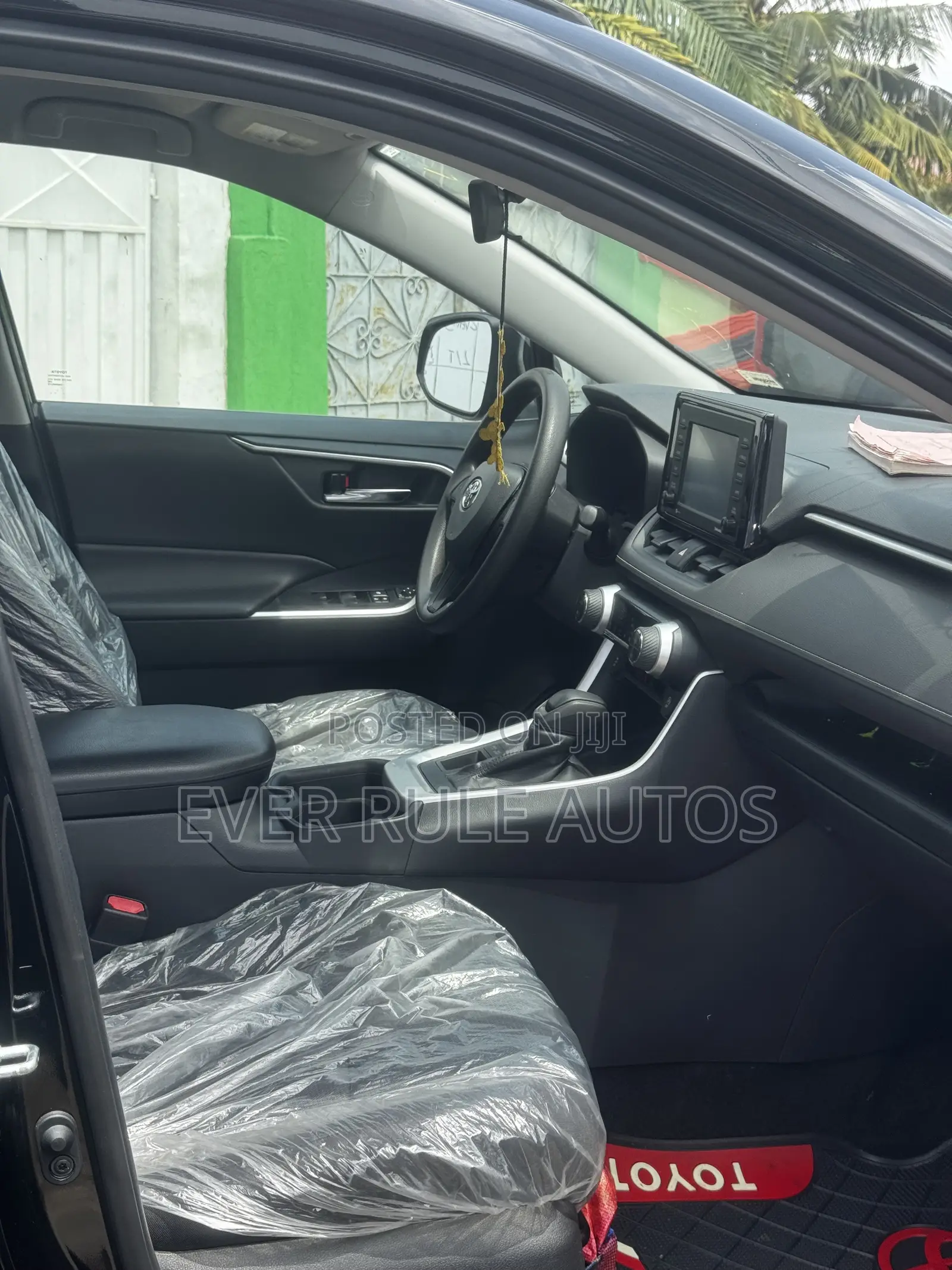 Toyota RAV4 LE 2021 Black