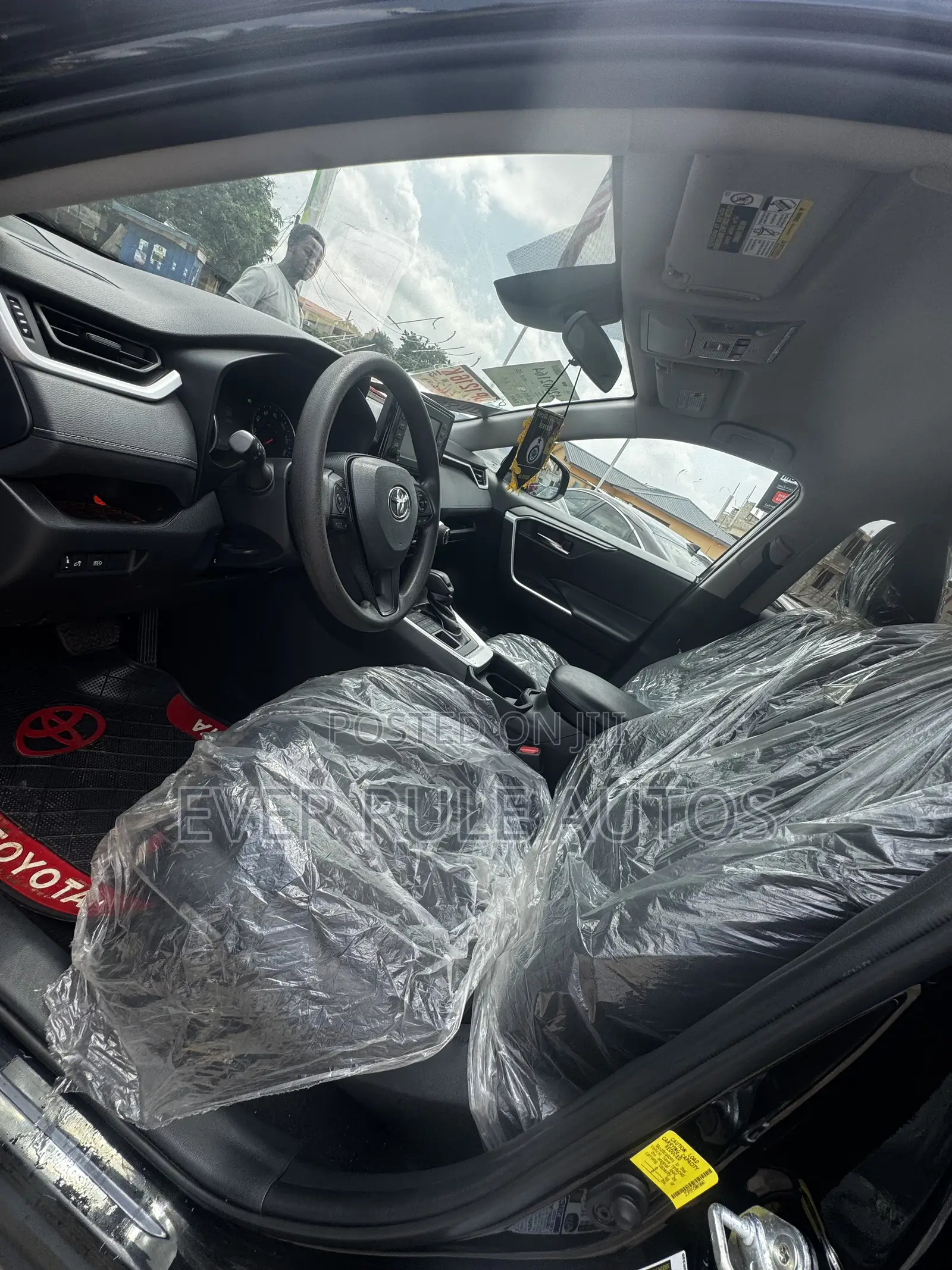 Toyota RAV4 LE 2021 Black
