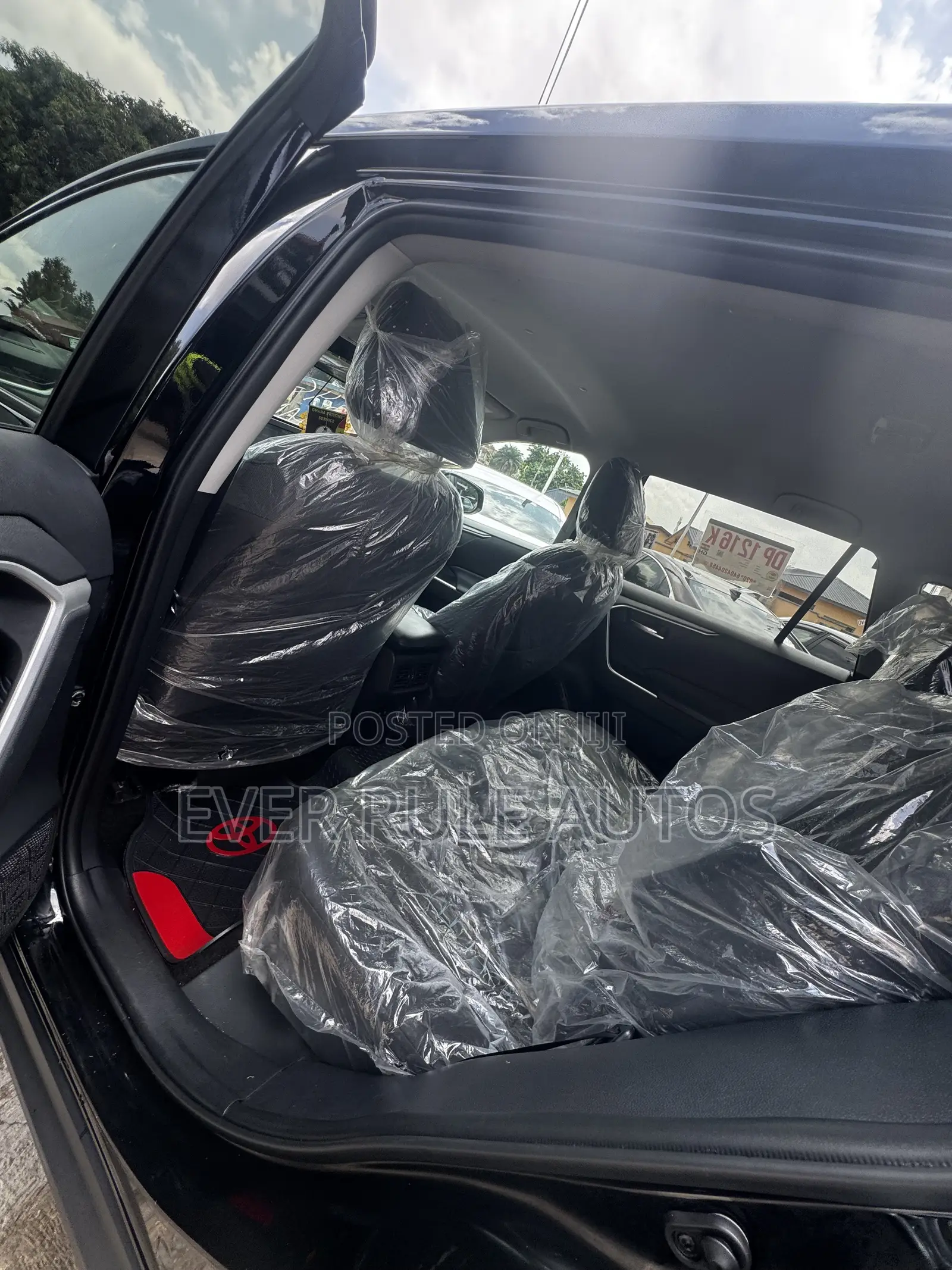 Toyota RAV4 LE 2021 Black