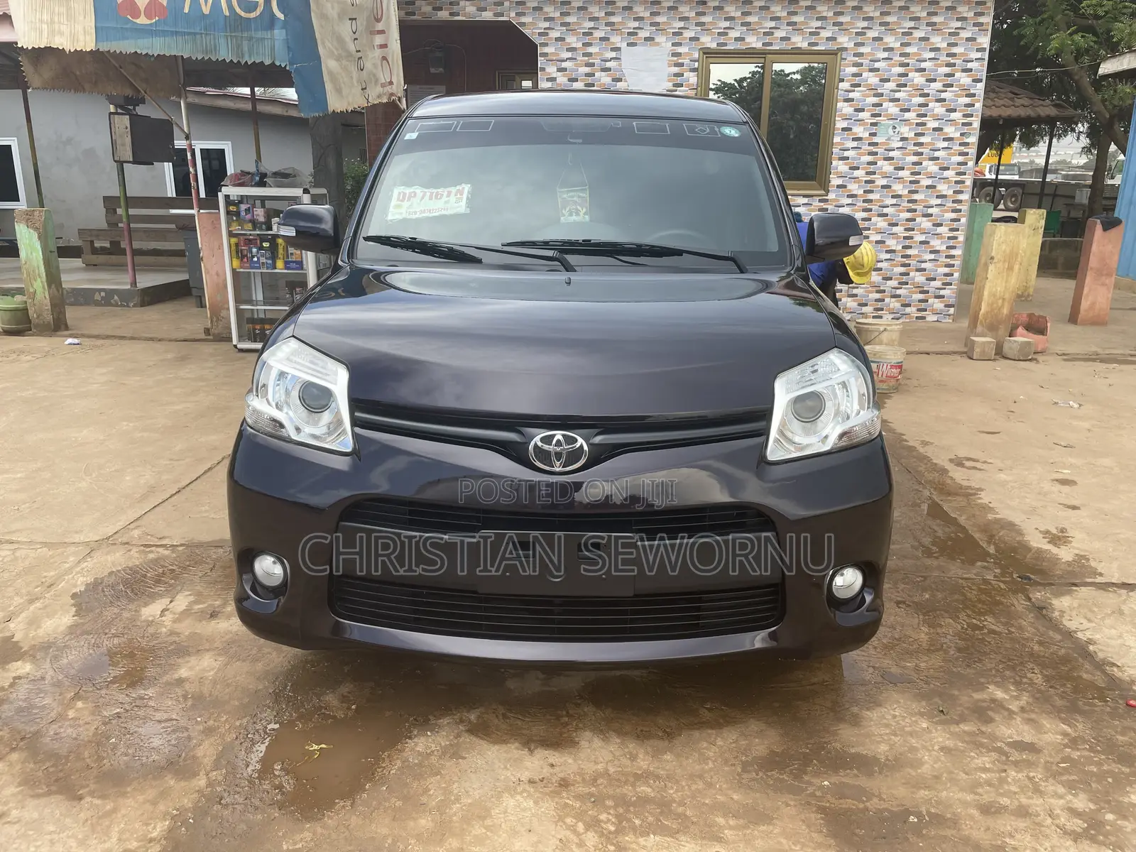 Toyota Sienta