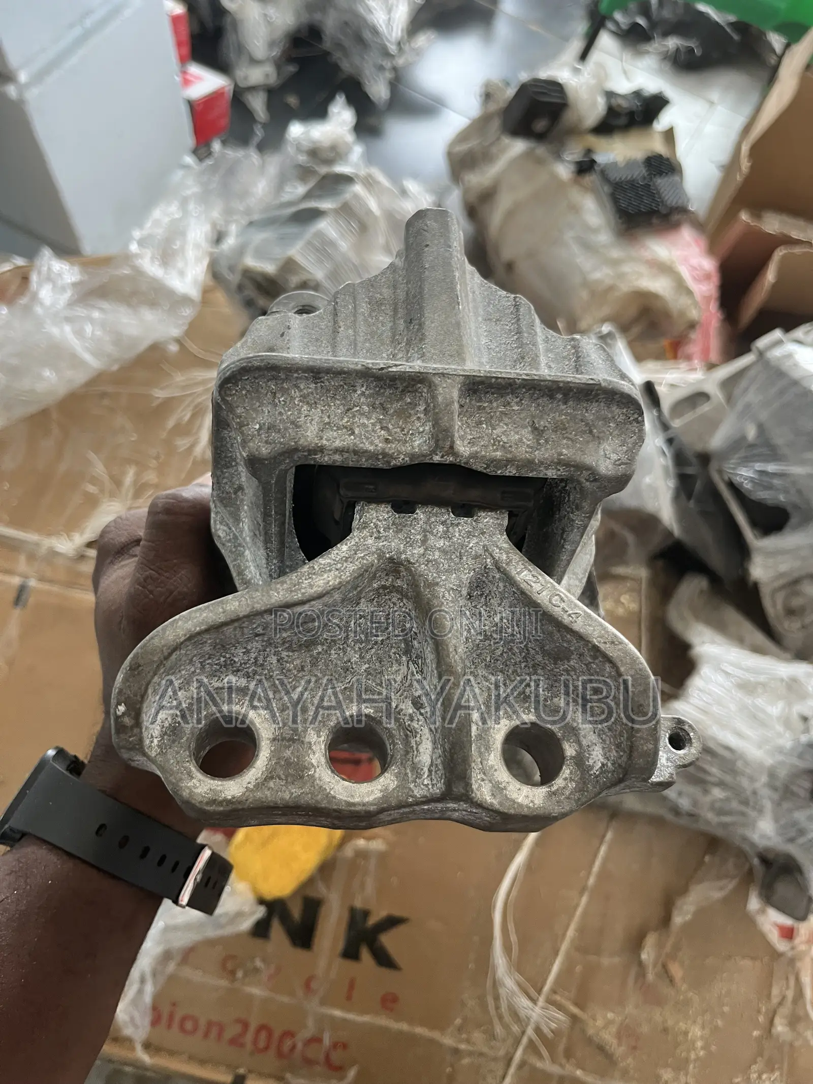 All Your Honda and Acura Engine Seats and Gearbox Seats Available