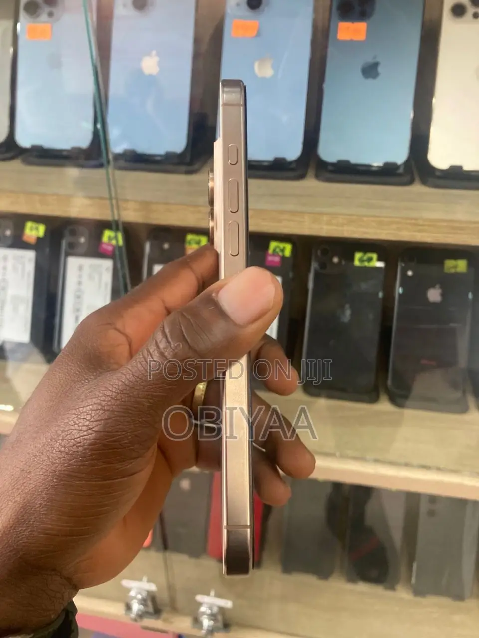 New Apple iPhone 16 Pro Max 256 GB Gold