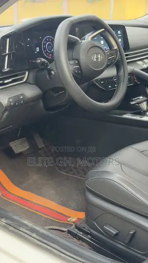 Hyundai Elantra 2023 White