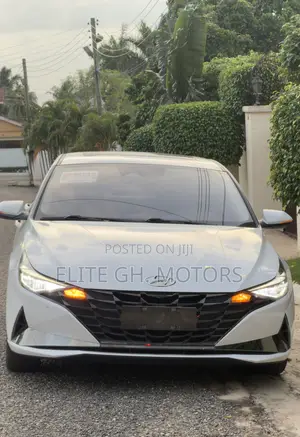 Hyundai Elantra 2023 White