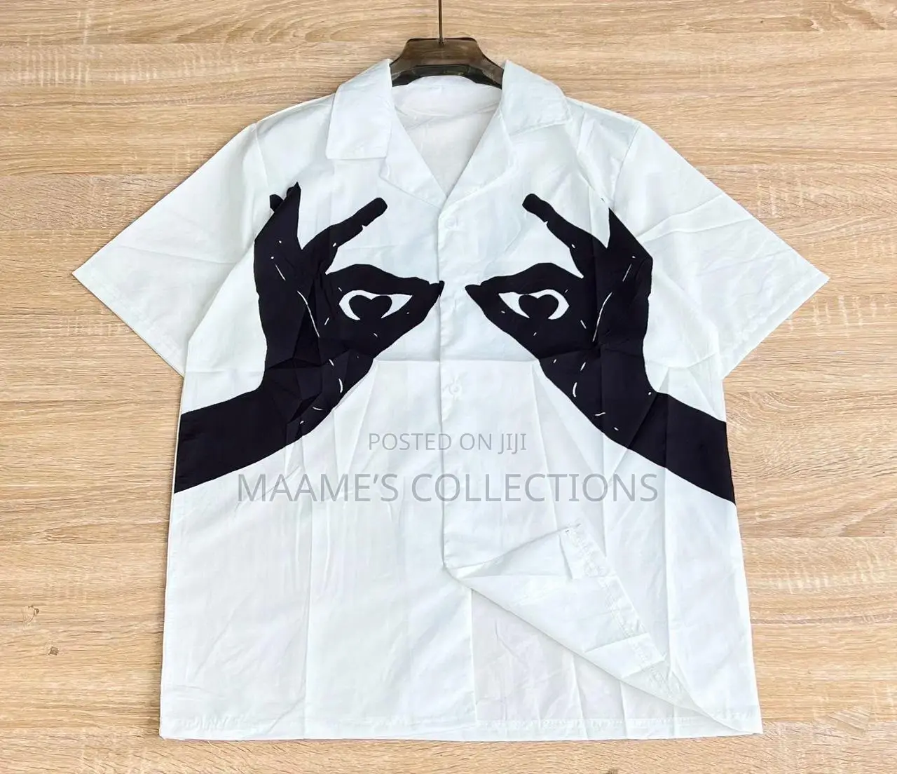 A Fashionable Casual Short Sleeve Shirt for Both Men and Women