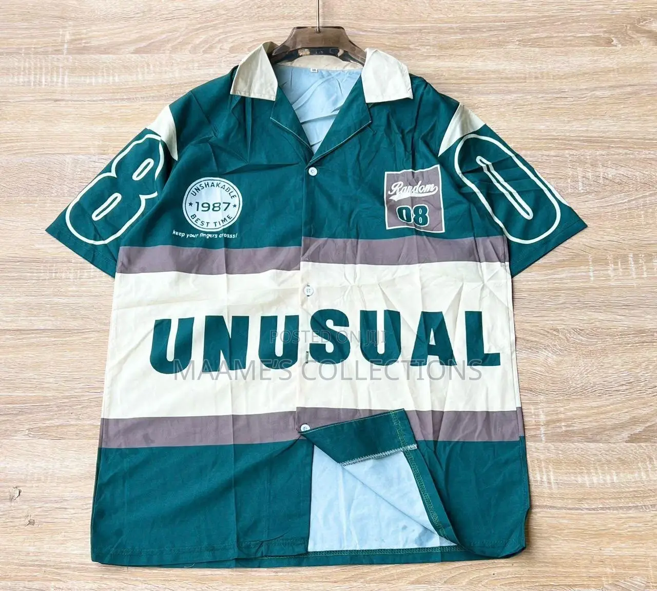 A Fashionable Casual Short Sleeve Shirt for Both Men and Women