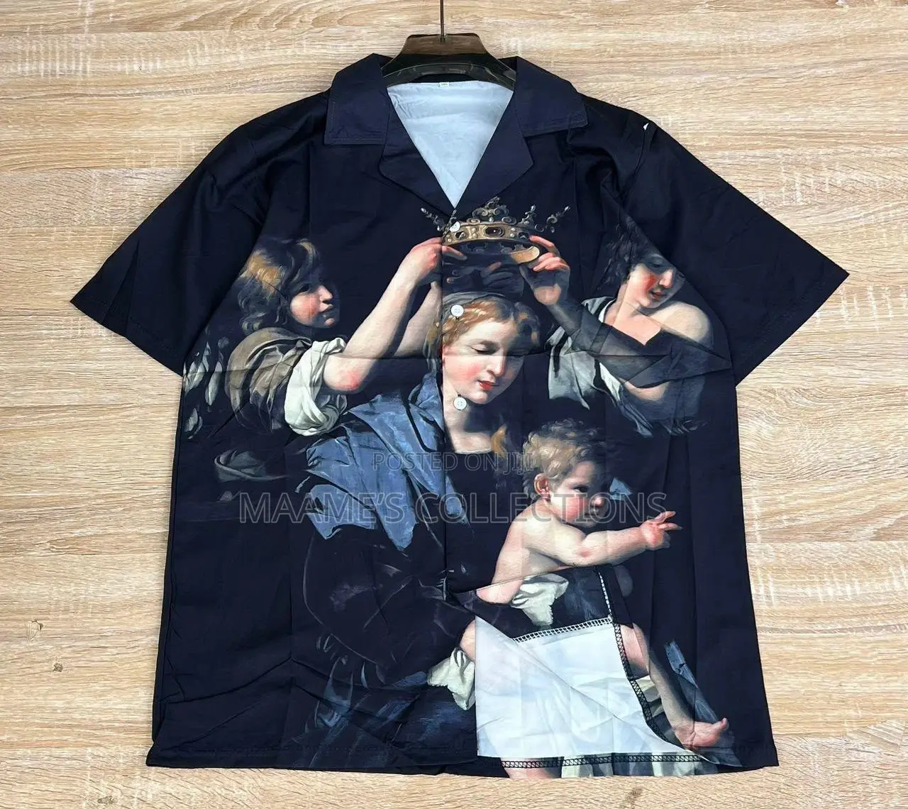 A Fashionable Casual Short Sleeve Shirt for Both Men and Women