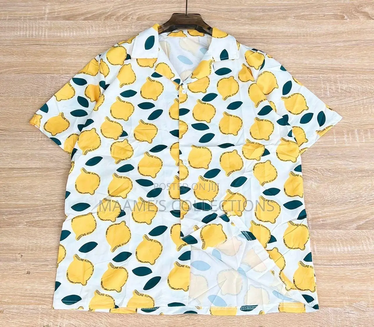 A Fashionable Casual Short Sleeve Shirt for Both Men and Women