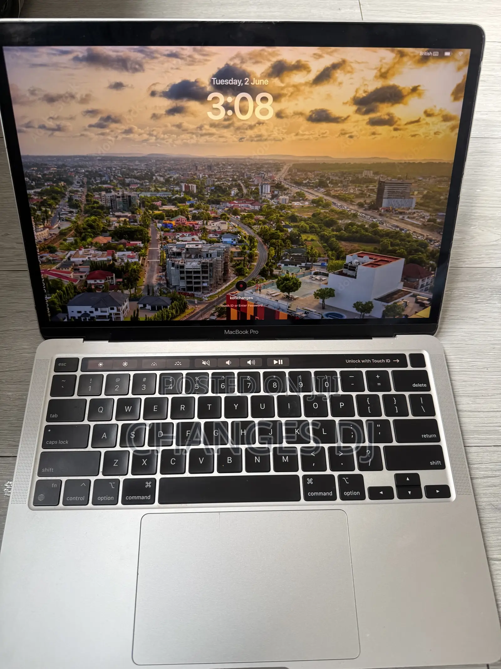Laptop Apple MacBook Pro 2022 M2 8GB Apple M2 SSD 512GB