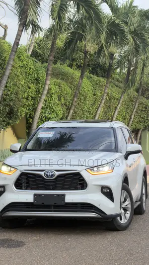 Toyota Highlander 2021 White