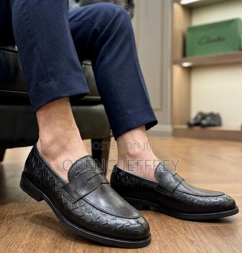 Original Clark’S Official Shoes in Brown/Black