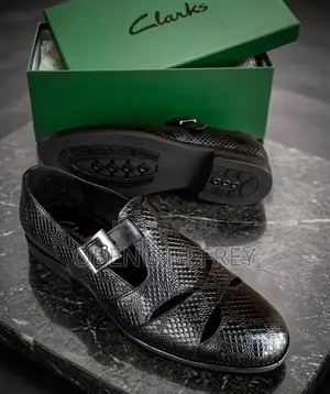 Original Clark’S Official Shoes in Brown/Black