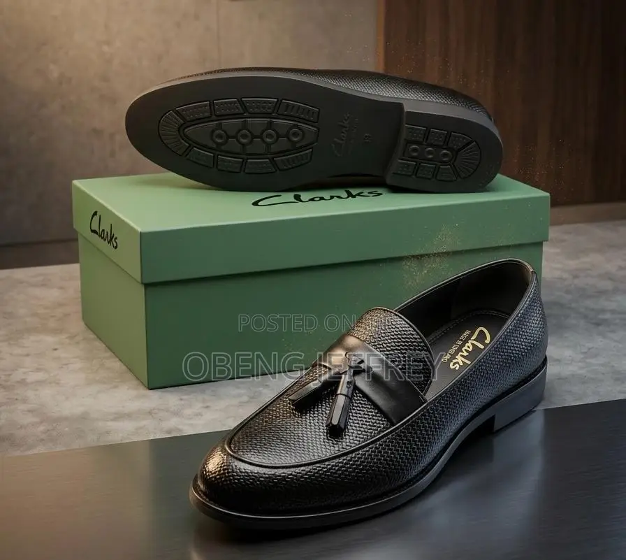 Original Clark’S Official Shoes in Brown/Black