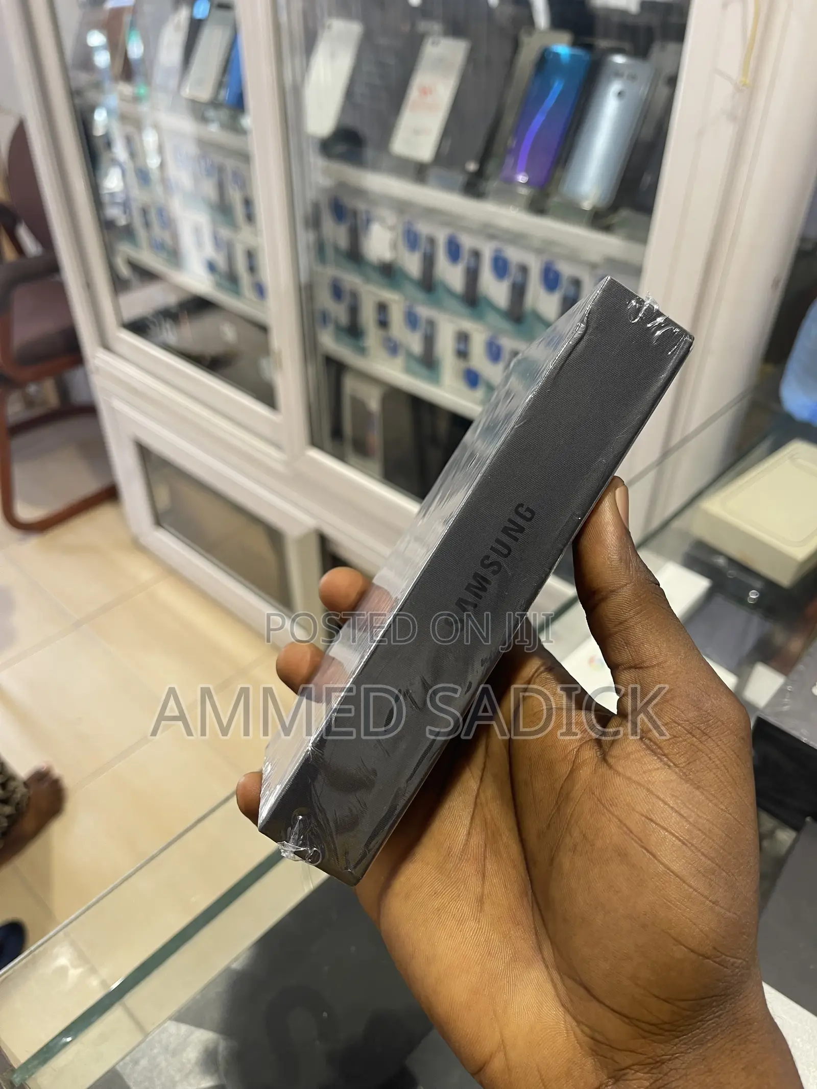 New Samsung Galaxy S22 5G 128 GB Black