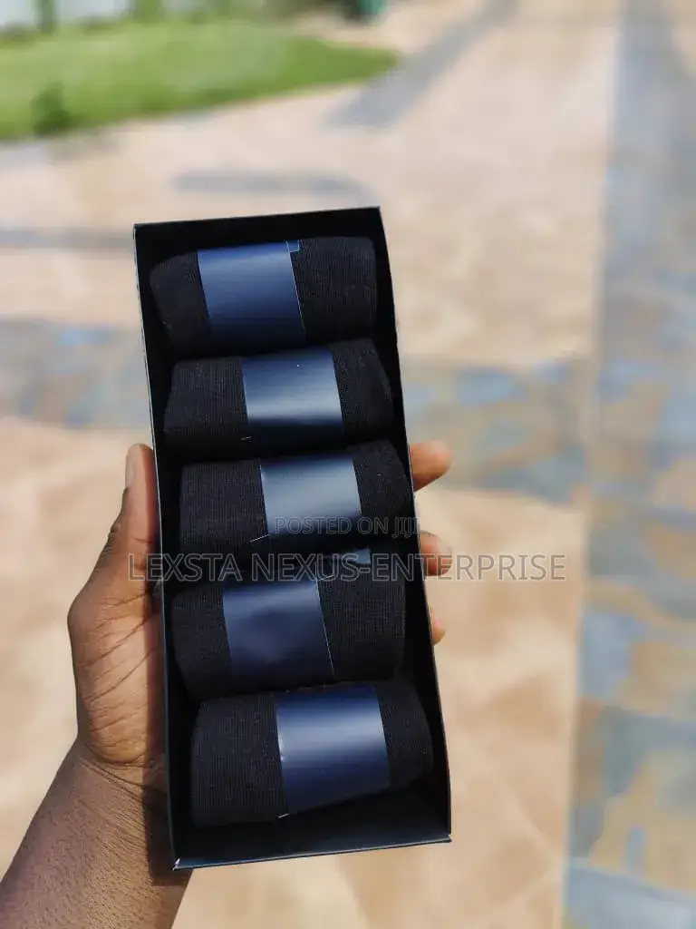 5 Socks in a Box (Black)