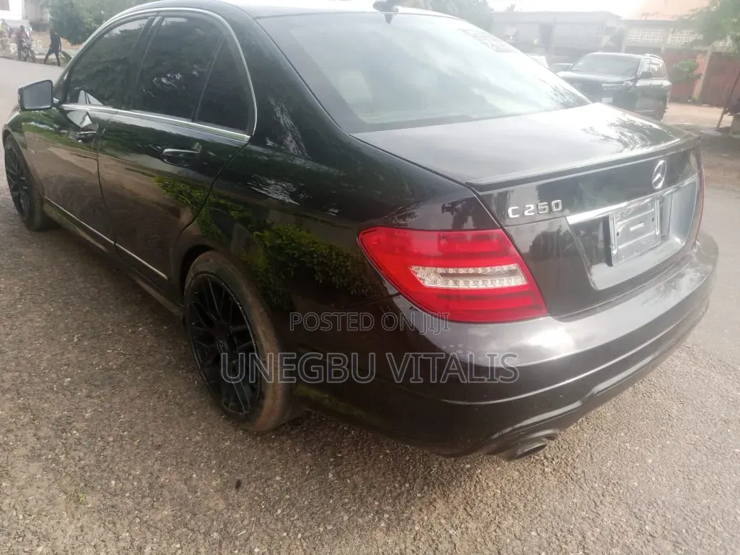 Mercedes-Benz C250 2013 Black