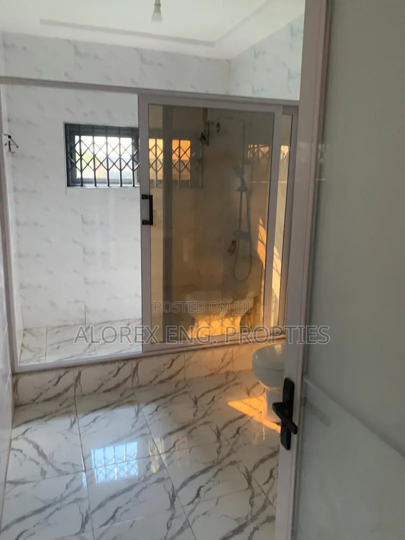 4bdrm House in Oyarifa, Ghana Flag for rent