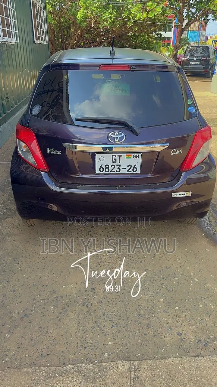 Toyota Vitz 1.0 FWD 5dr 2013 Matt Black