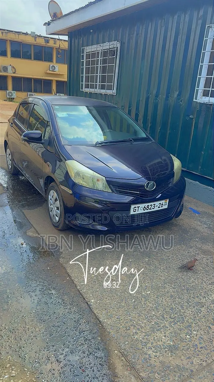 Toyota Vitz 1.0 FWD 5dr 2013 Matt Black