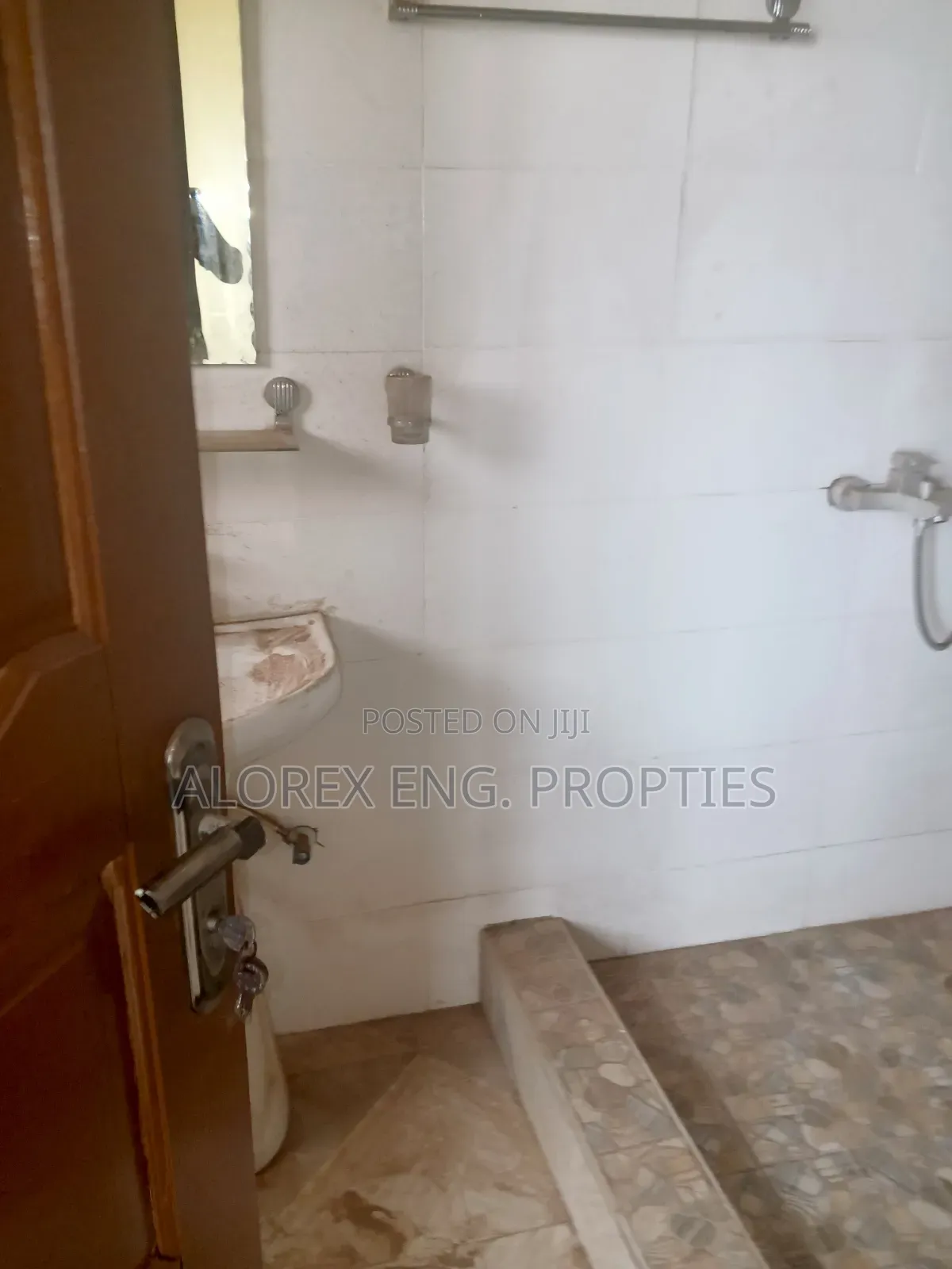 3bdrm Apartment in Amanfro, Frafraha for rent