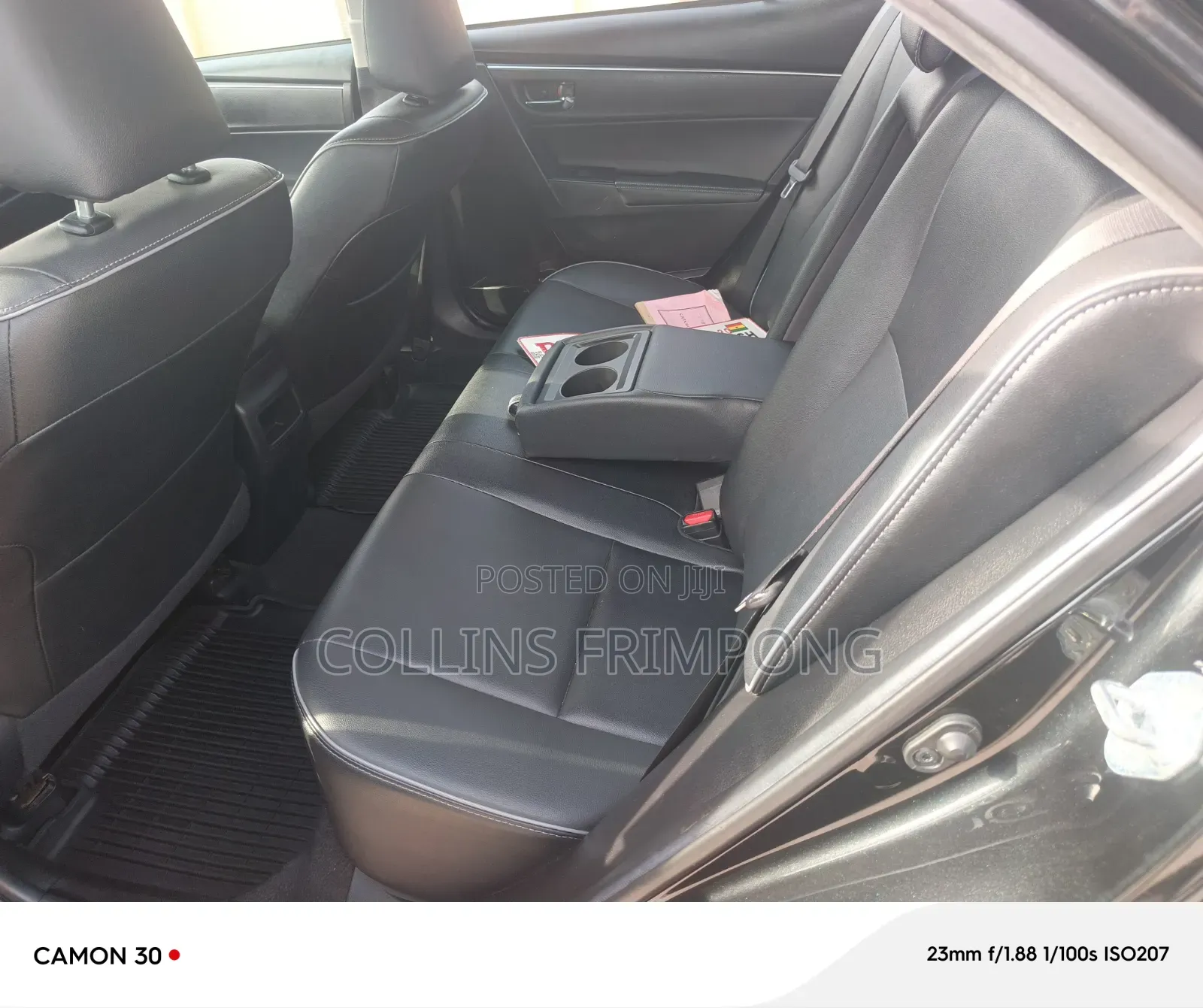 Toyota Corolla XLE (1.8L 4cyl 2A) 2018 Black