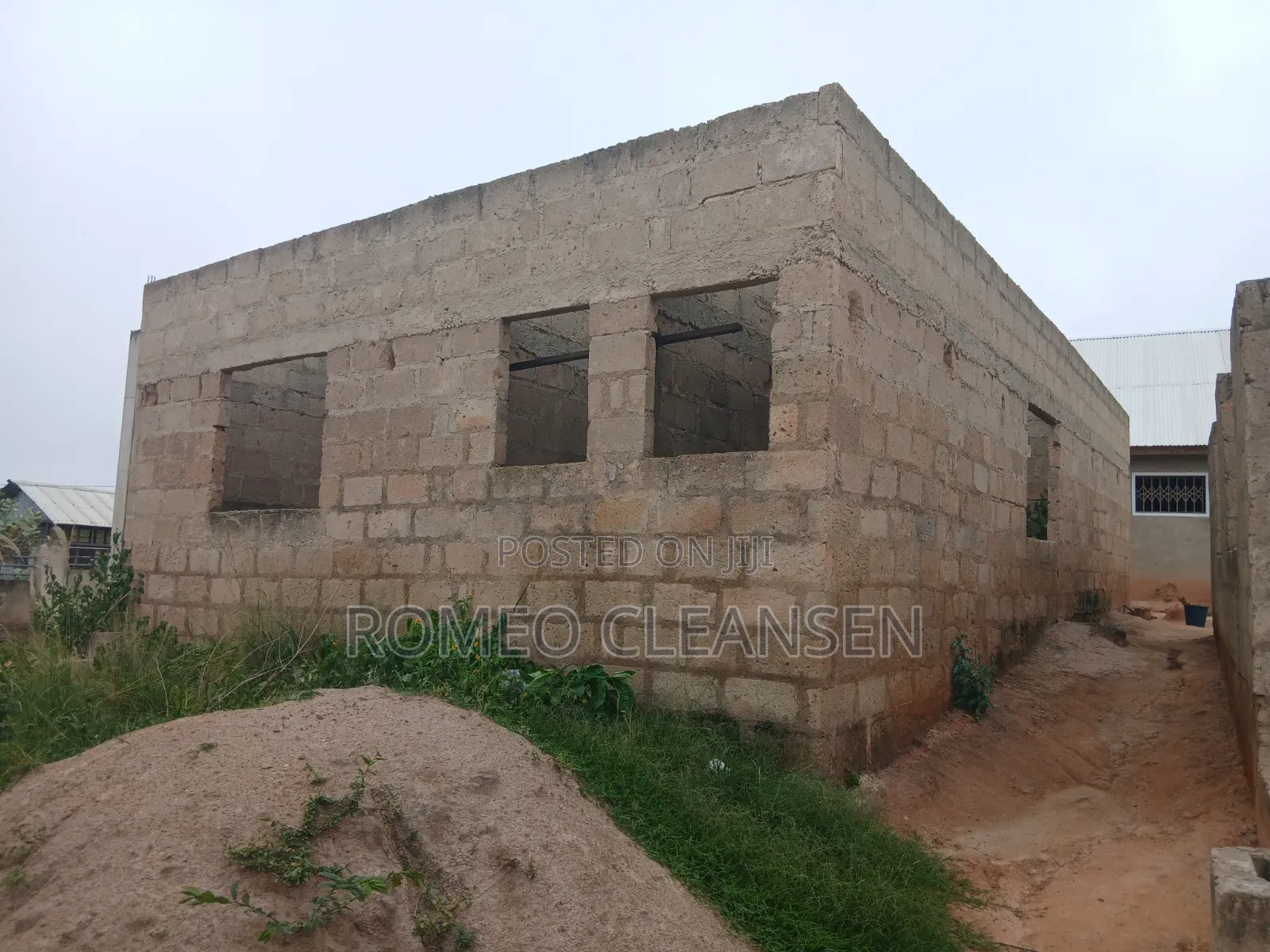 1bdrm House in Atonsu Aputuogya, Kumasi Metropolitan for sale