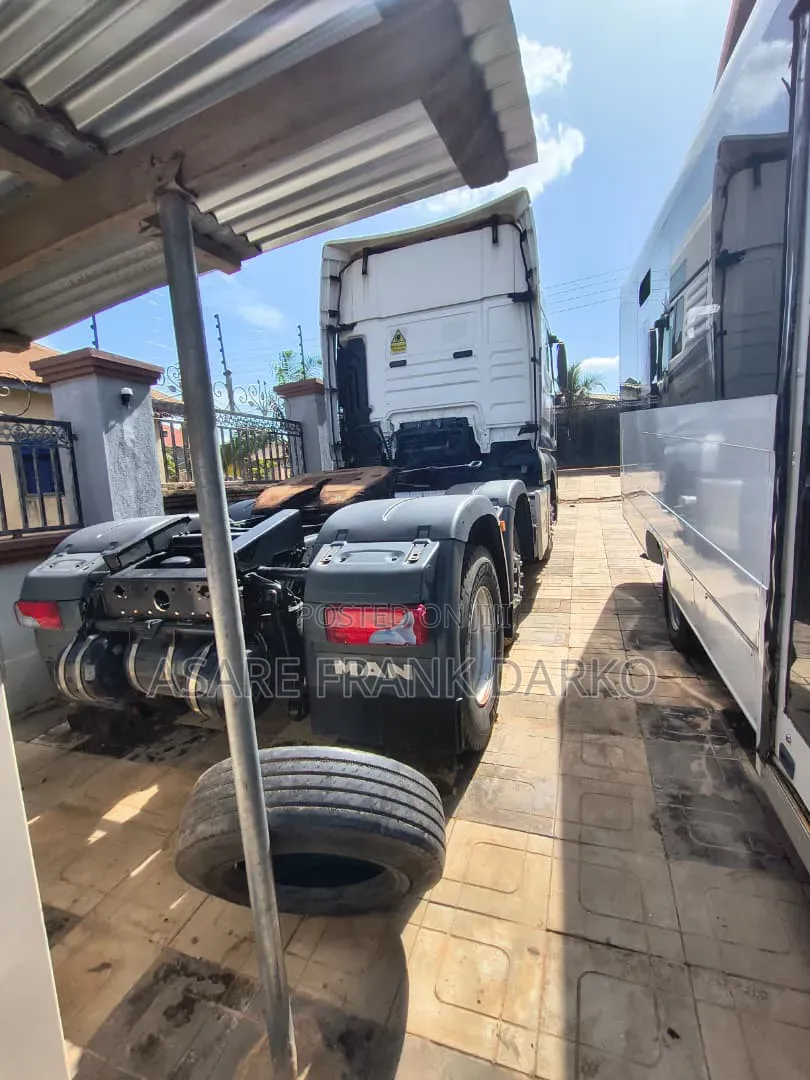 Man Diesel Euro 6 Truck Head
