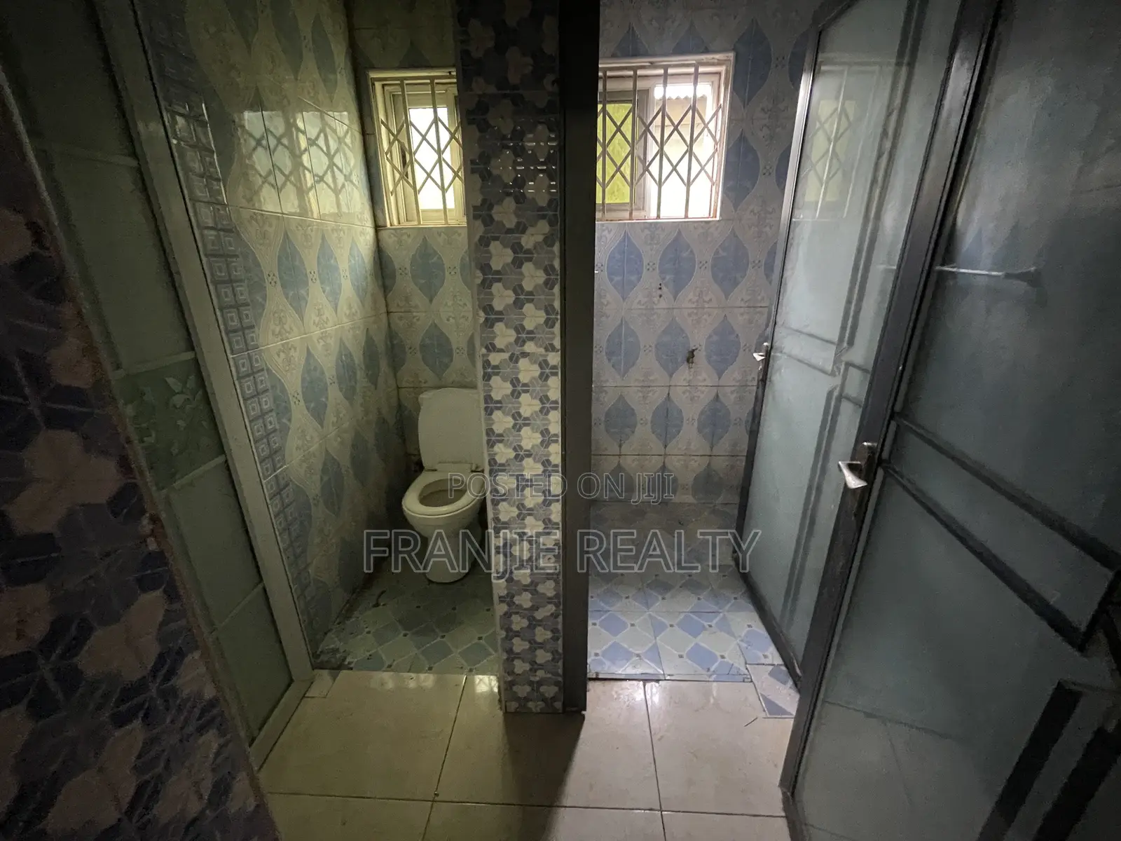 5bdrm House in Franjie Realty, Kasoa for rent