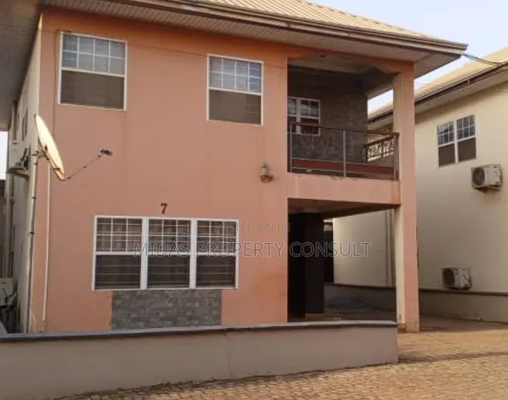 3bdrm Townhouse/Terrace in Ogbojo, Boundary Road Area for sale