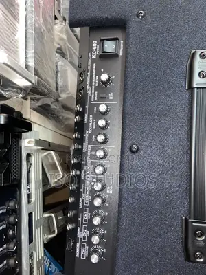 Roland Kc600 Keyboard Combo