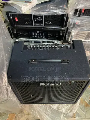 Roland Kc600 Keyboard Combo