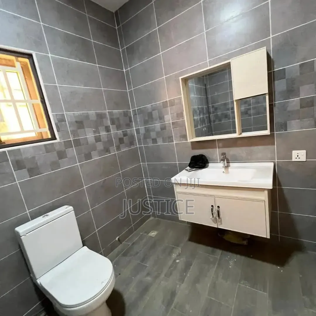 4bdrm House in Agbogba, Cemetery Area for sale