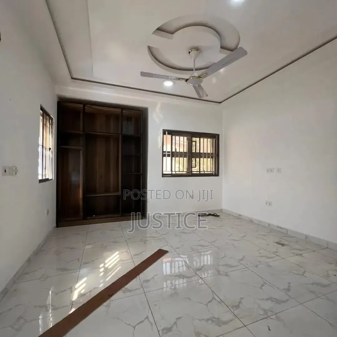 4bdrm House in Agbogba, Cemetery Area for sale