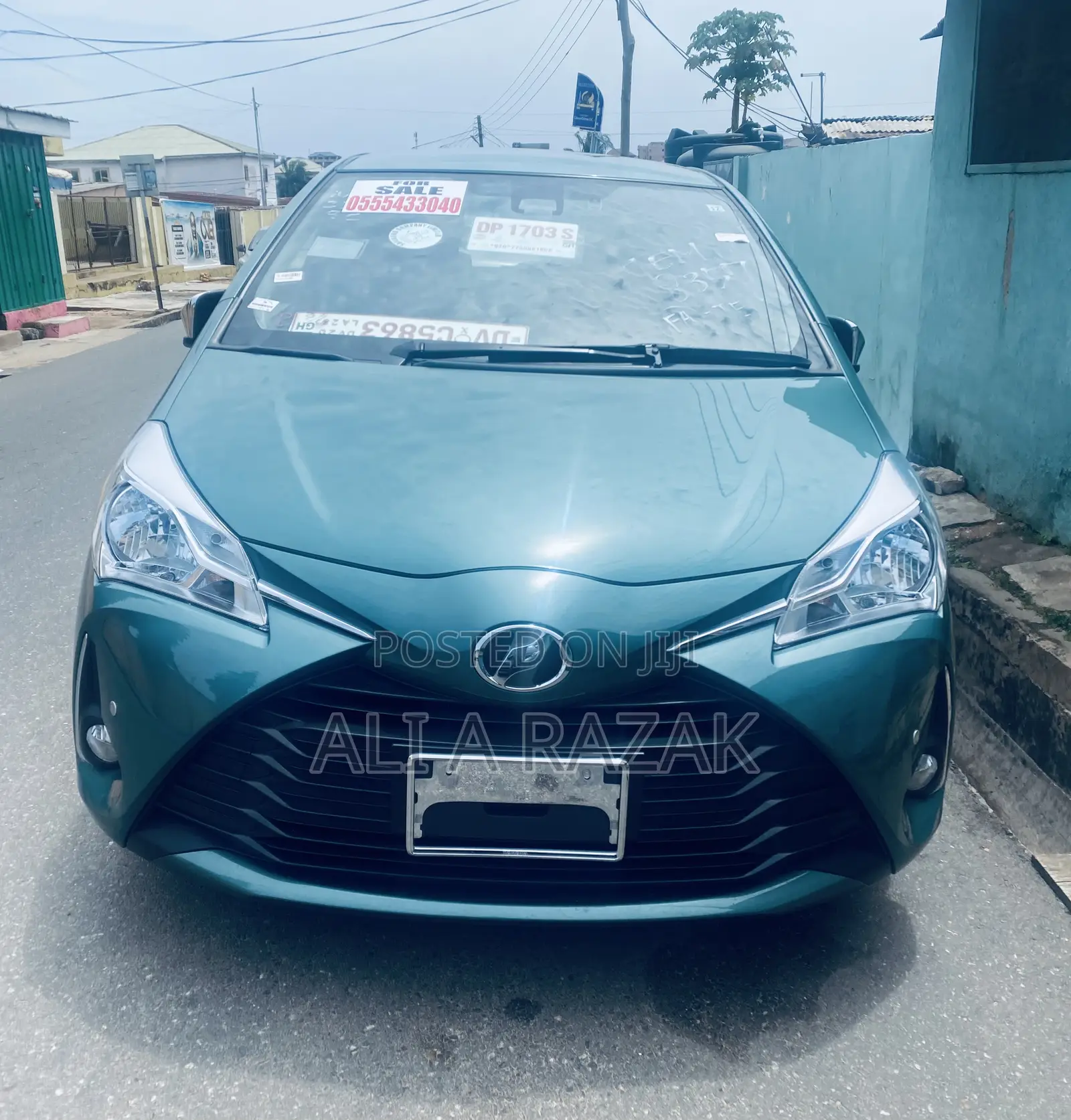 Toyota Vitz 1.3 AWD 5dr 2017 Green