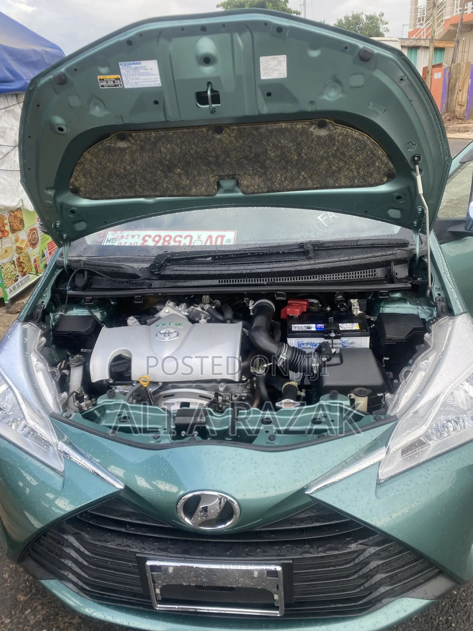 Toyota Vitz 1.3 AWD 5dr 2017 Green