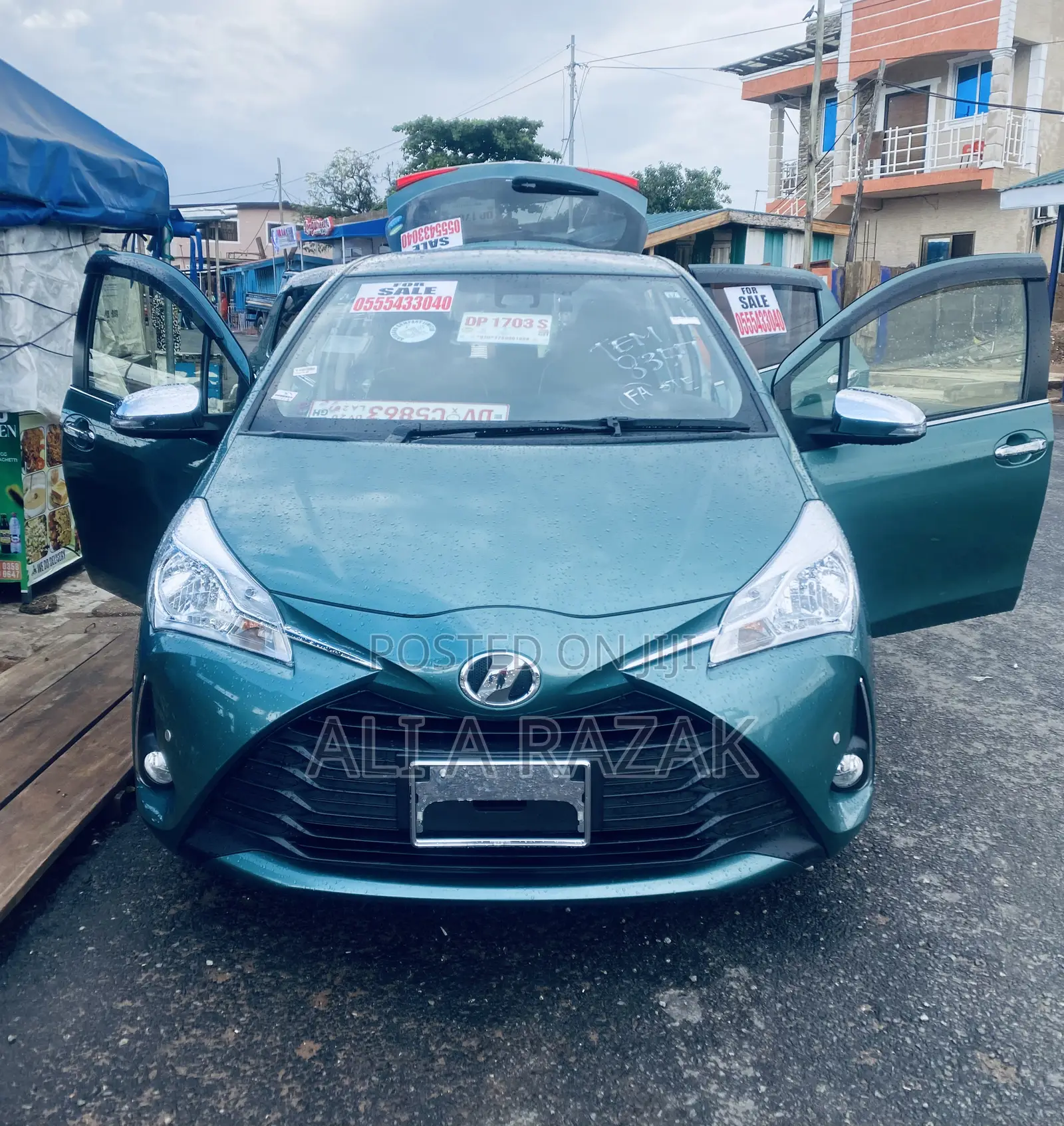 Toyota Vitz 1.3 AWD 5dr 2017 Green