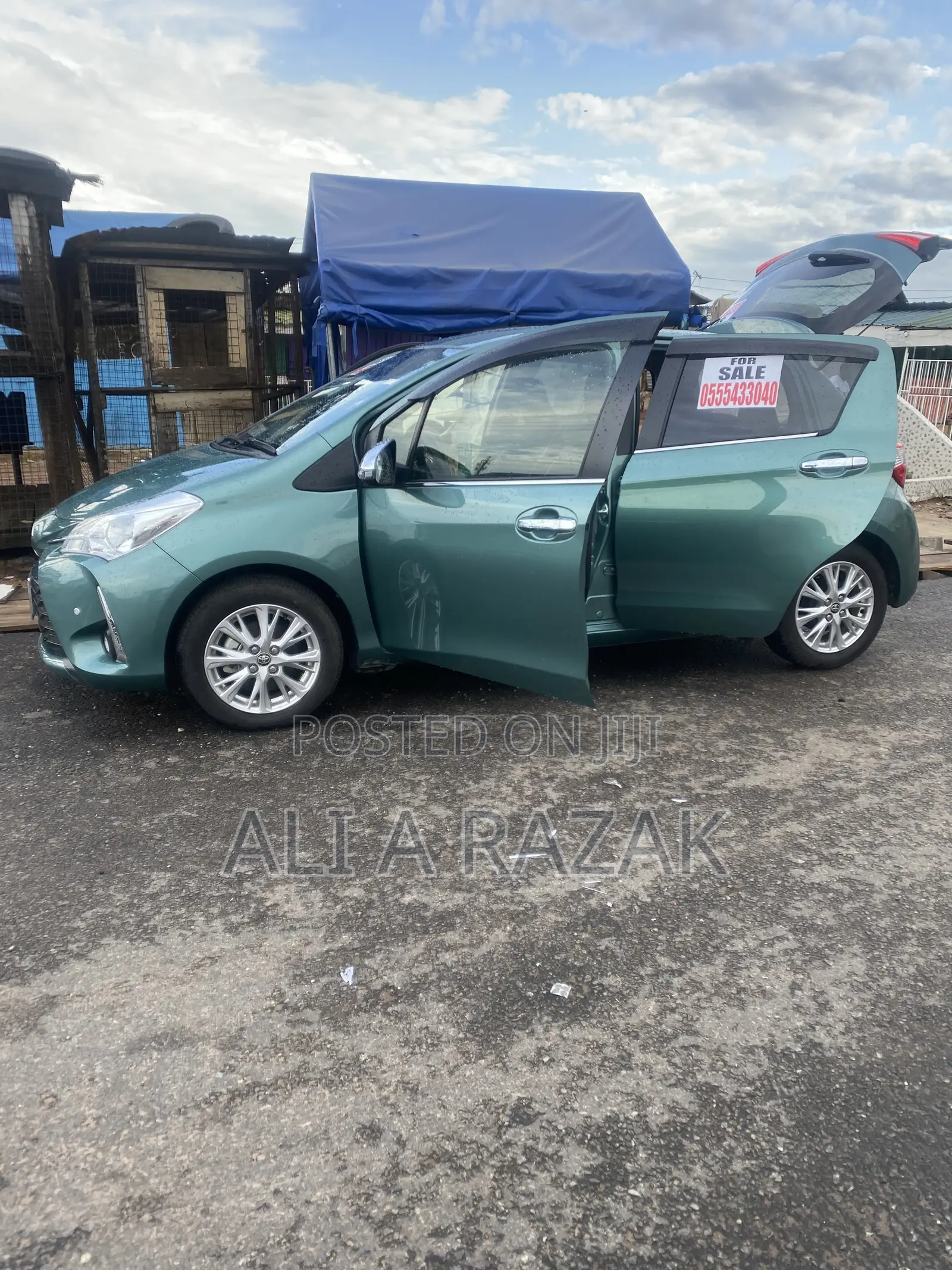 Toyota Vitz 1.3 AWD 5dr 2017 Green