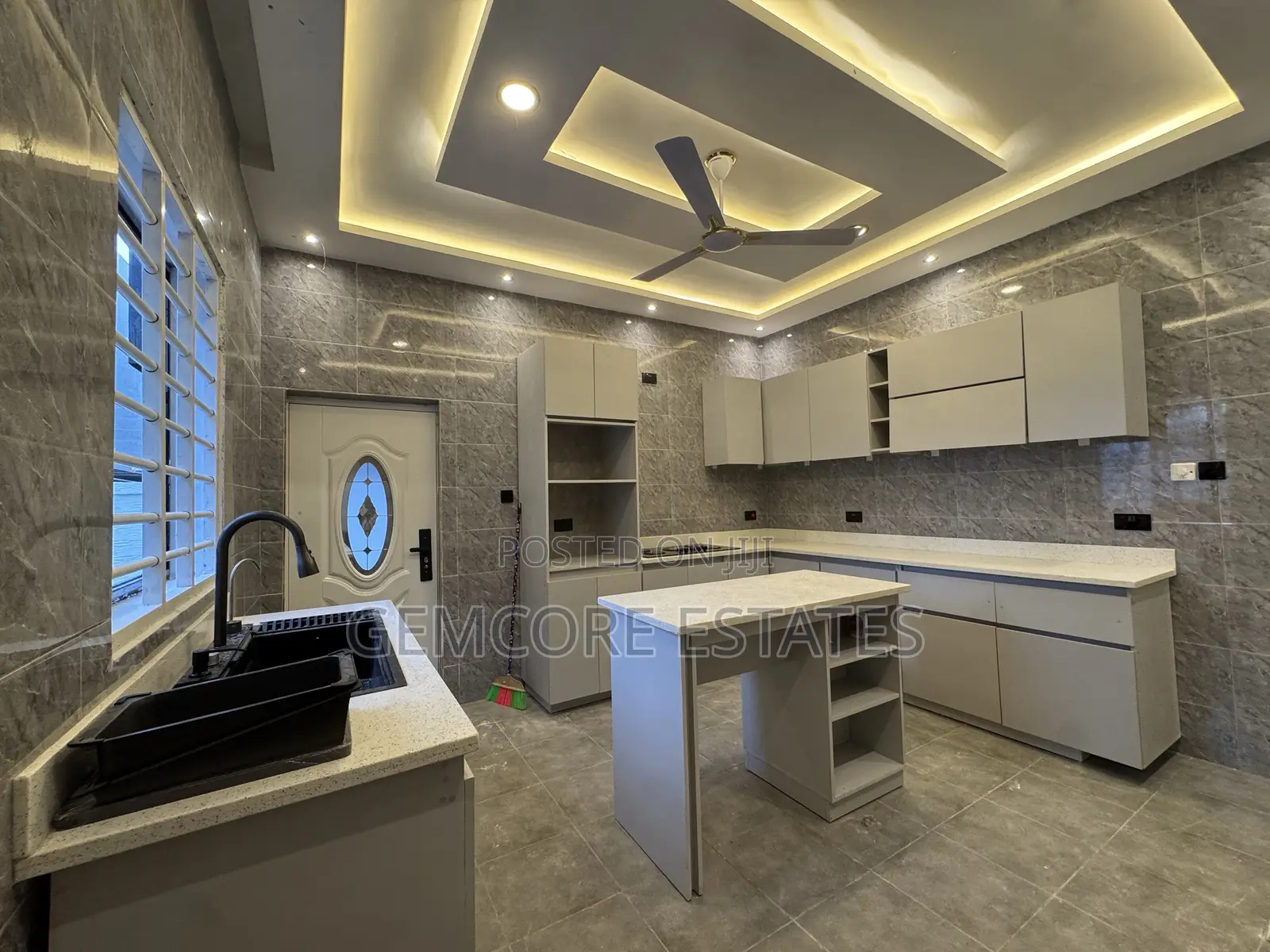 4bdrm House in Nanakrom, Ashaley Botwe for sale