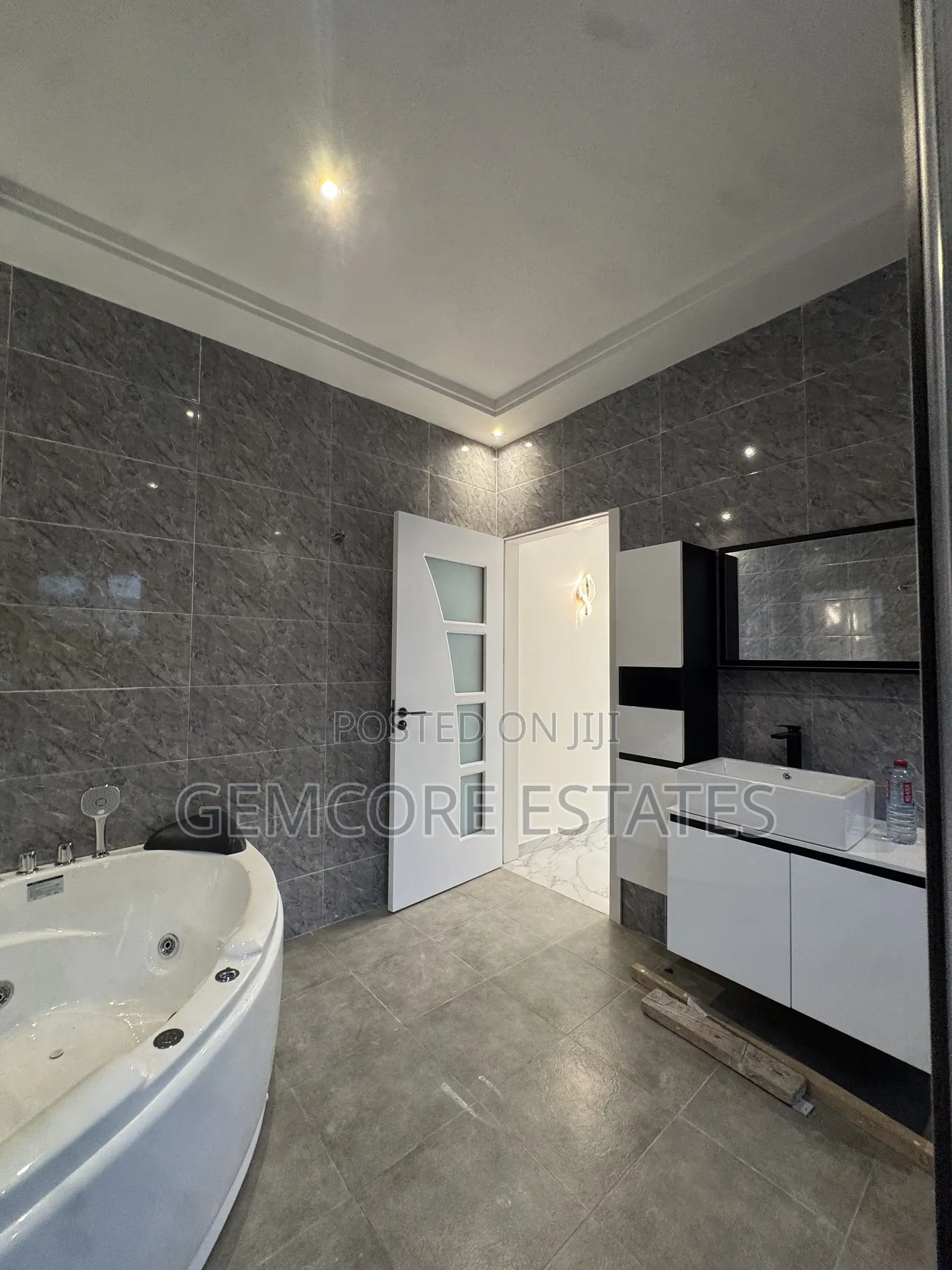4bdrm House in Nanakrom, Ashaley Botwe for sale
