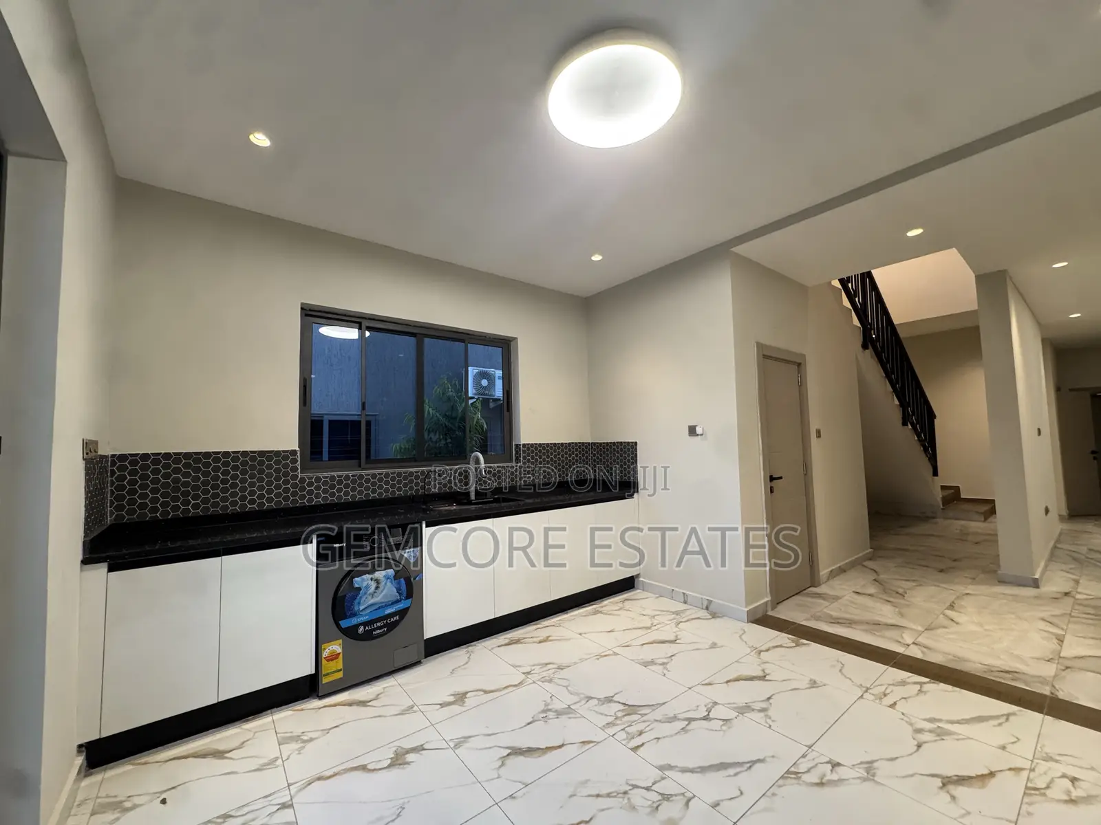 4bdrm House in Nanakrom, Ashaley Botwe for sale