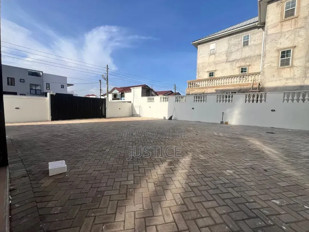 2bdrm Apartment in East Legon, American House for rent